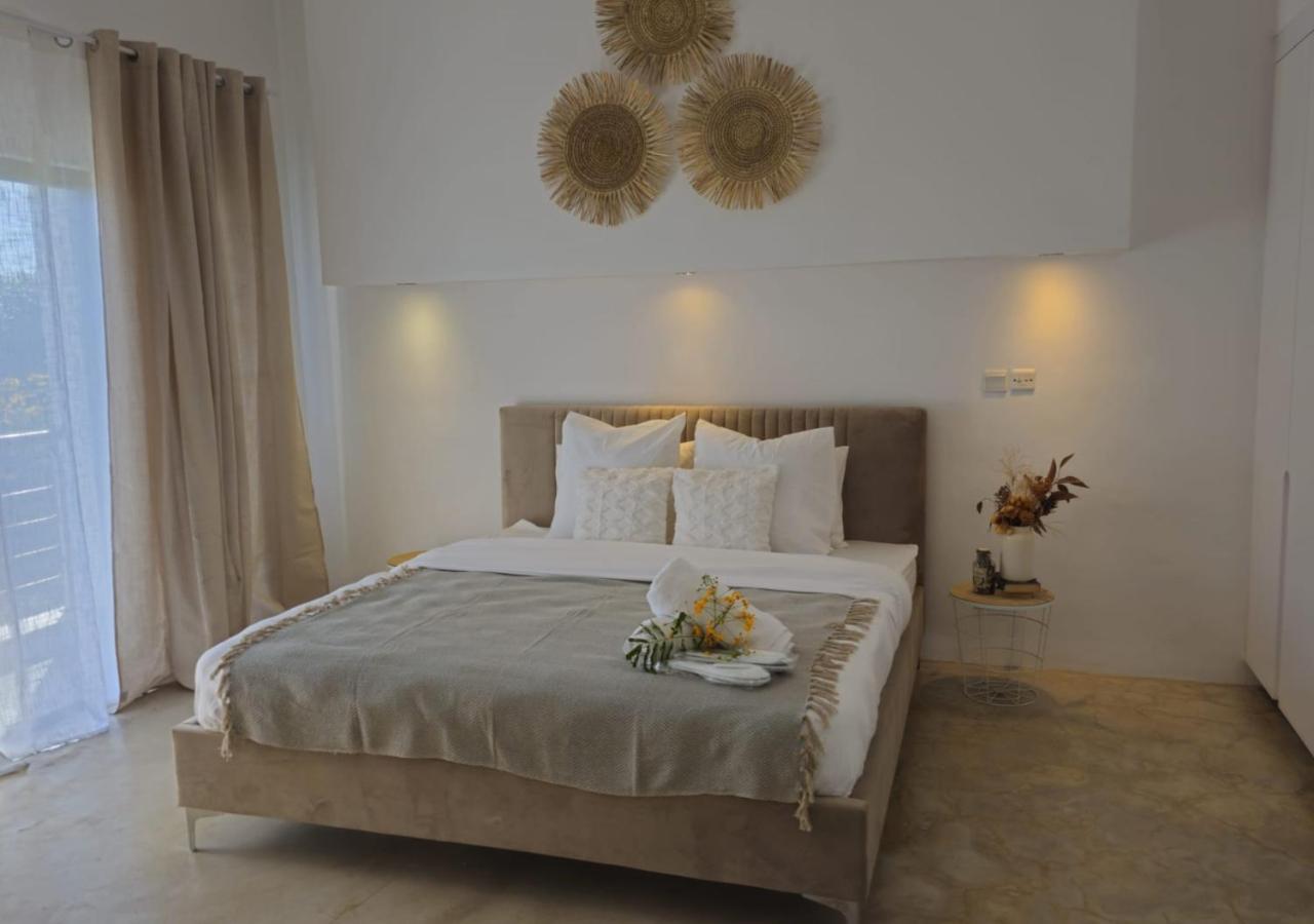 Modern Villa In Grand Bay - Short Walk To Beach Eksteriør billede