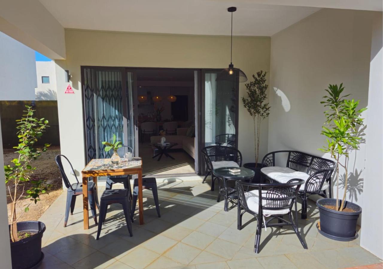 Modern Villa In Grand Bay - Short Walk To Beach Eksteriør billede
