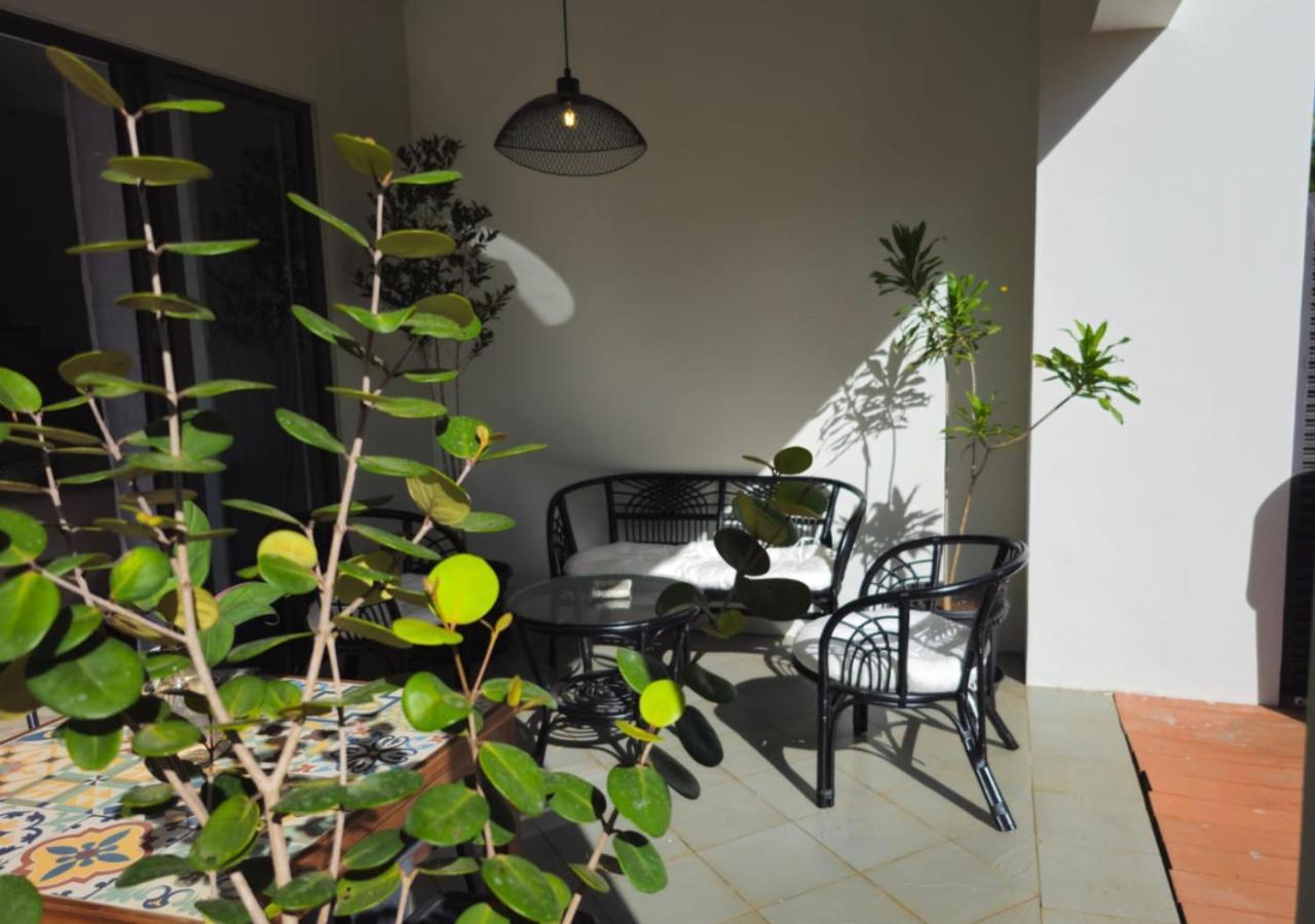 Modern Villa In Grand Bay - Short Walk To Beach Eksteriør billede