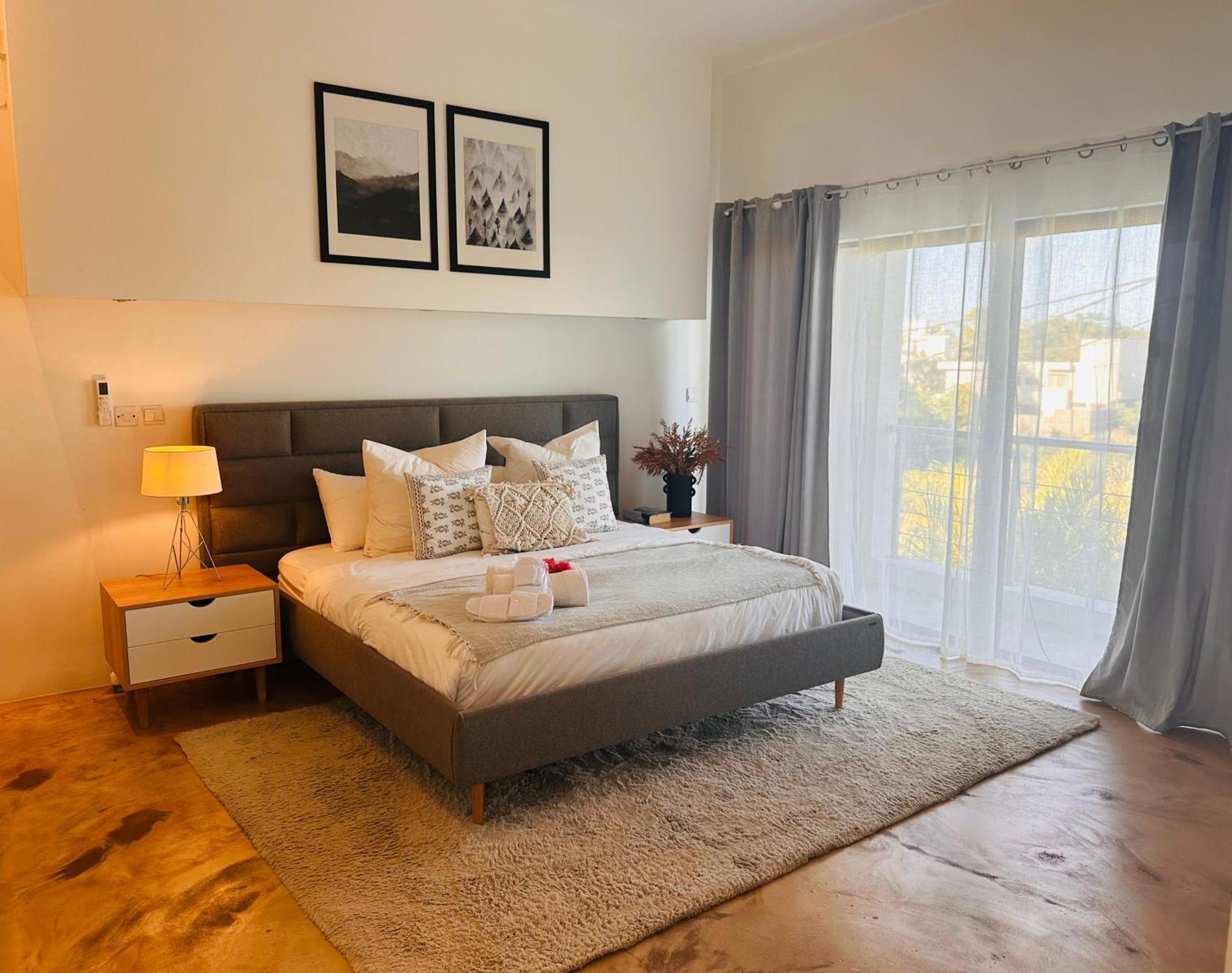 Modern Villa In Grand Bay - Short Walk To Beach Eksteriør billede