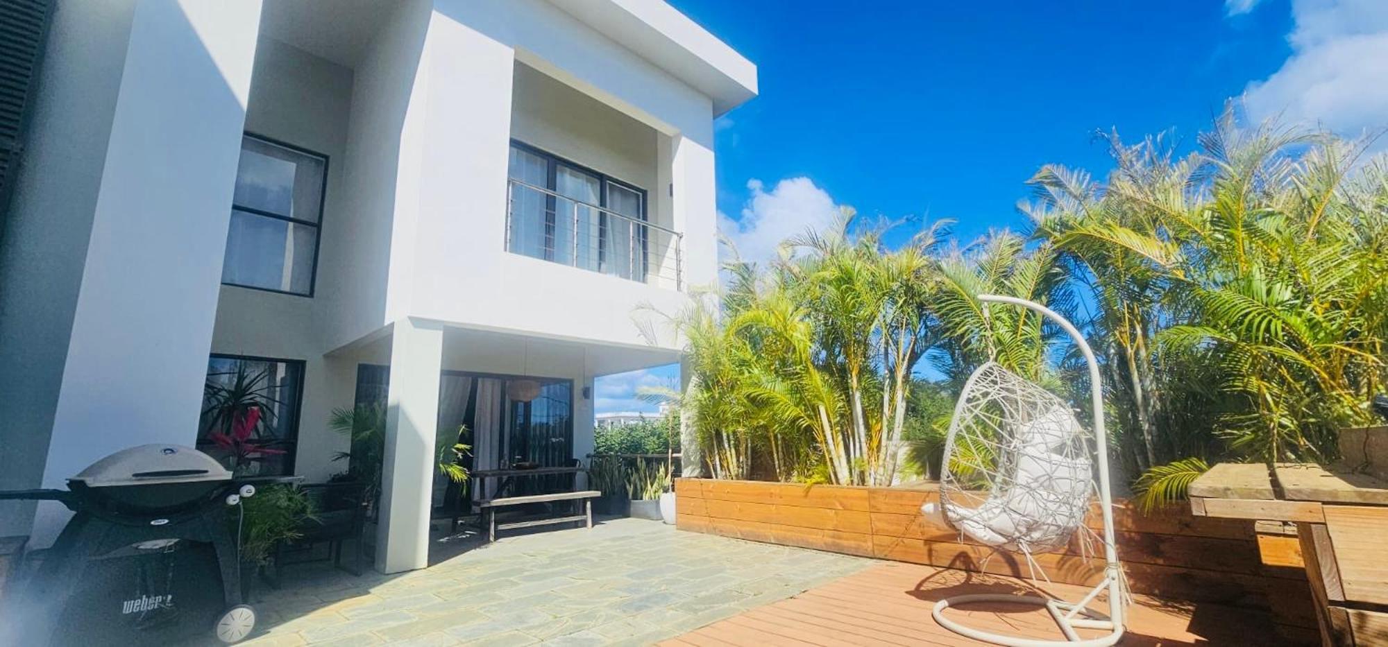 Modern Villa In Grand Bay - Short Walk To Beach Eksteriør billede